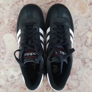 Adidas Samba Classics (size 4.5 youth = women's 6)